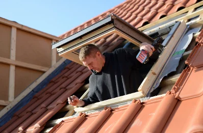Pose de fenêtres de toit Velux à Licq-Athérey